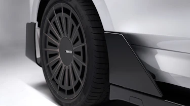 Skoda Enyaq RS Race - front wheel and side aero