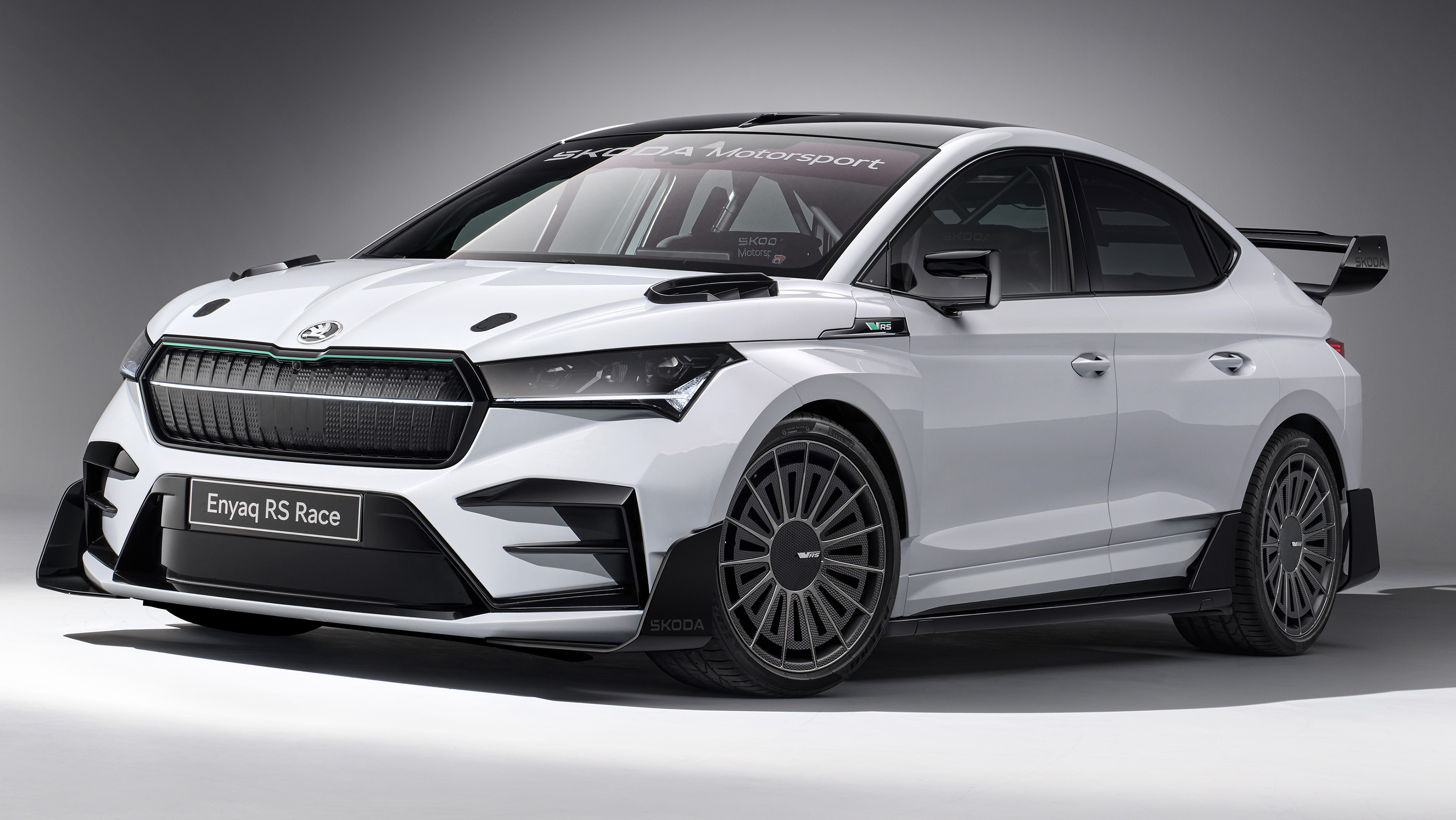 Skoda Enyaq RS Race - static front 3/4