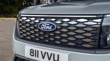 Ford E-Tourneo Courier - front grille
