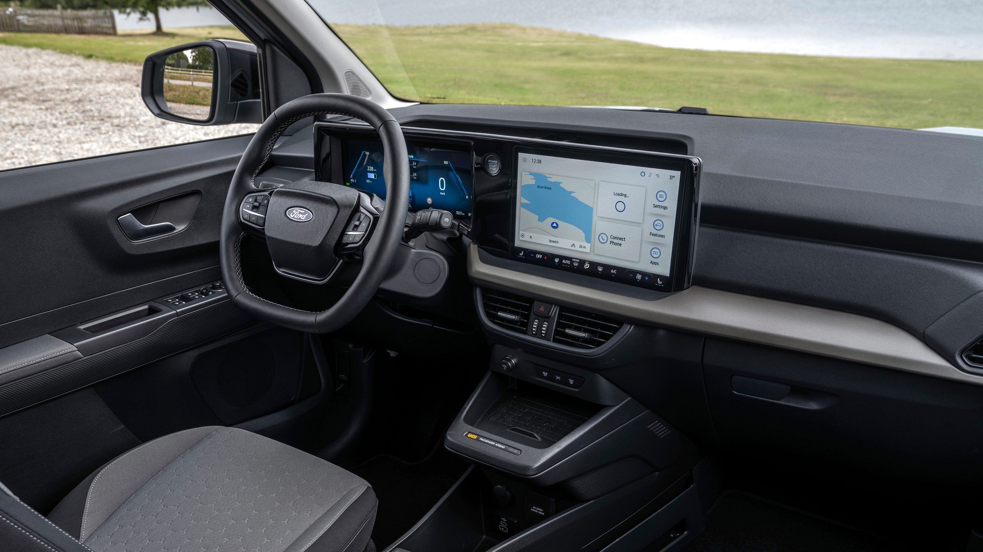 Ford E-Tourneo Courier - interior