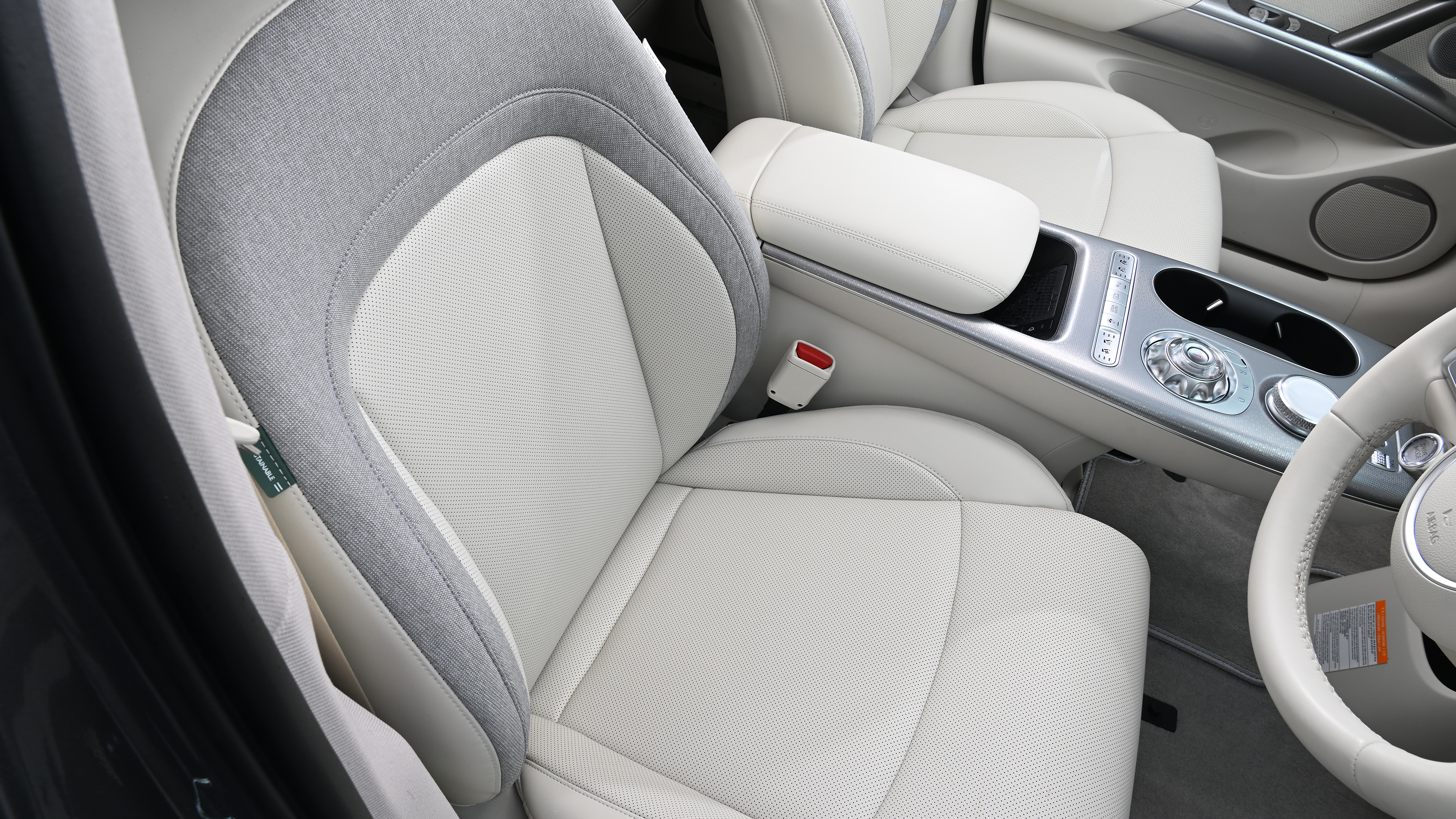 Genesis GV60 - driver's seat