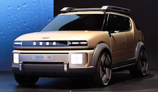 Hyundai Initium concept - front 3/4
