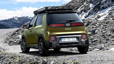 Hyundai Inster Cross - rear action
