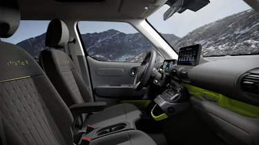 Hyundai Inster Cross - front seats