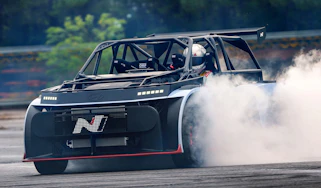 Hyundai RN24 concept - front drifting