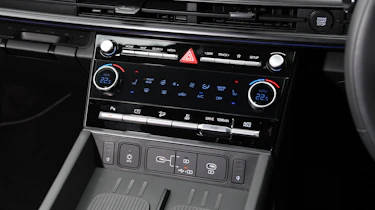 Hyundai Santa Fe - centre console