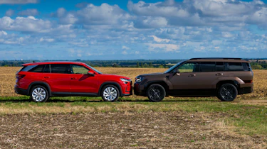 Hyundai Santa Fe and Skoda Kodiaq - face-to-face static