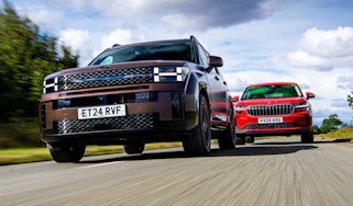 Hyundai Santa Fe and Skoda Kodiaq - front tracking