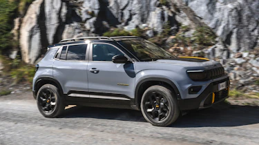 Jeep Avenger The North Face Edition - front action