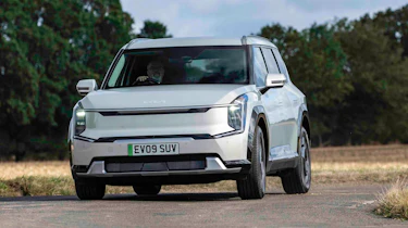 Kia EV9 Air - front full width