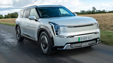 Kia EV9 - front tracking