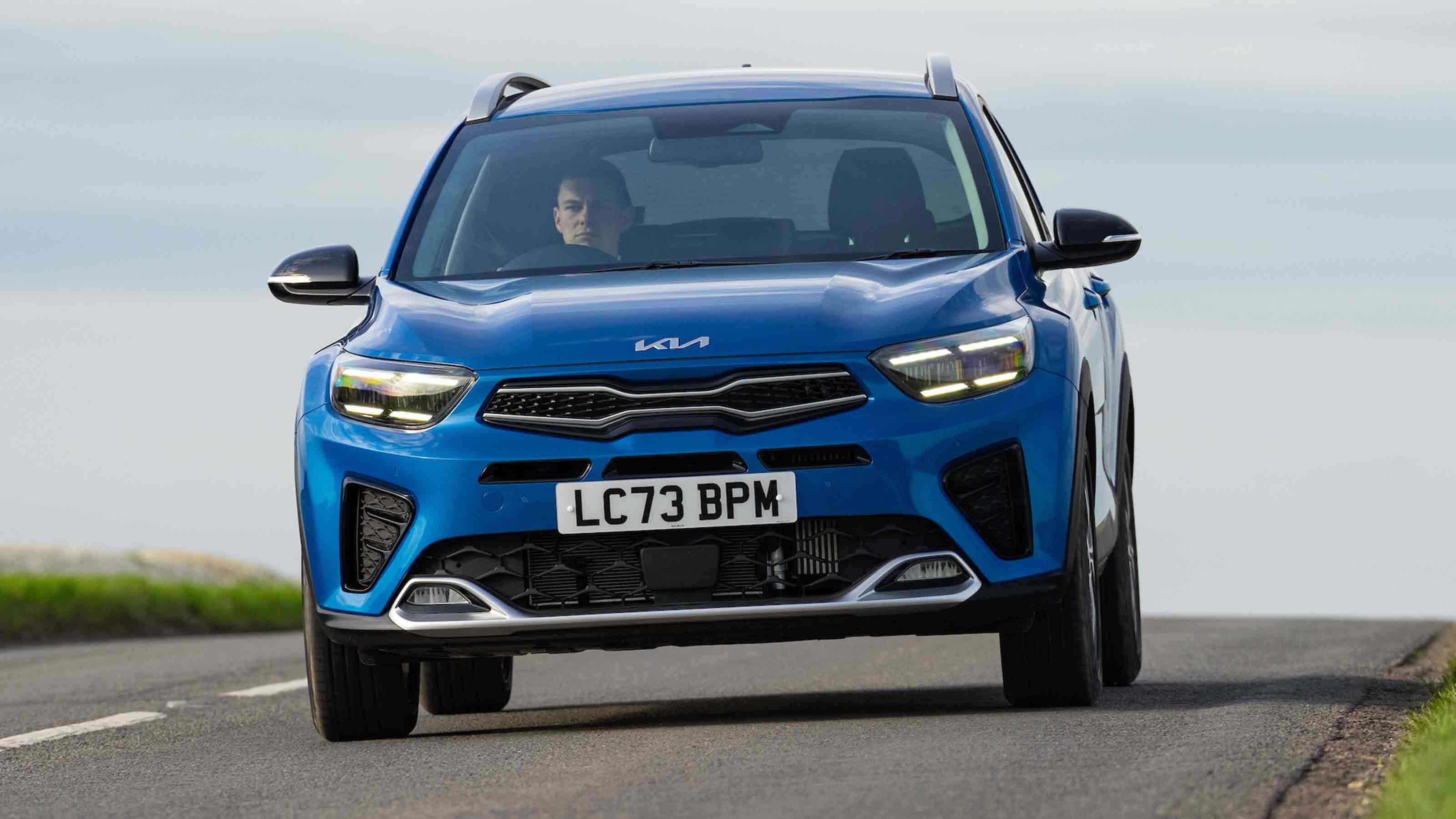 Kia Stonic - front full width