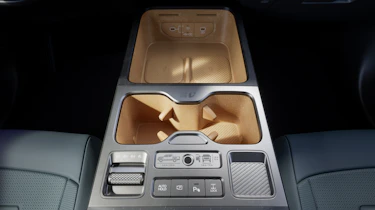 Kia Tasman - cup holders
