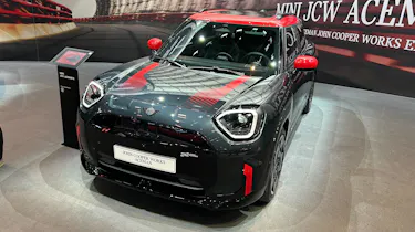 MINI Aceman at Paris Motor Show - front 3/4