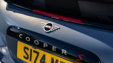 MINI Cooper Convertible - rear badge