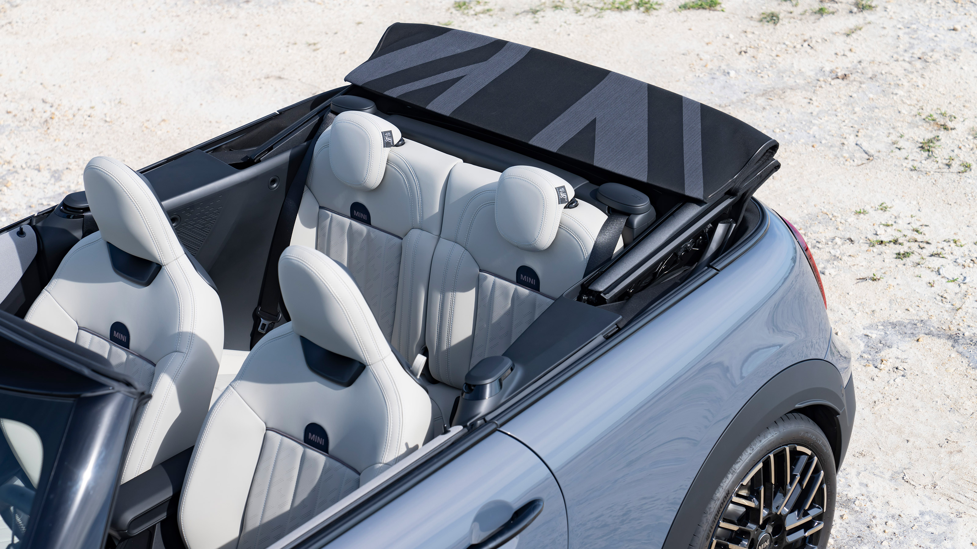 MINI Cooper Convertible - hood