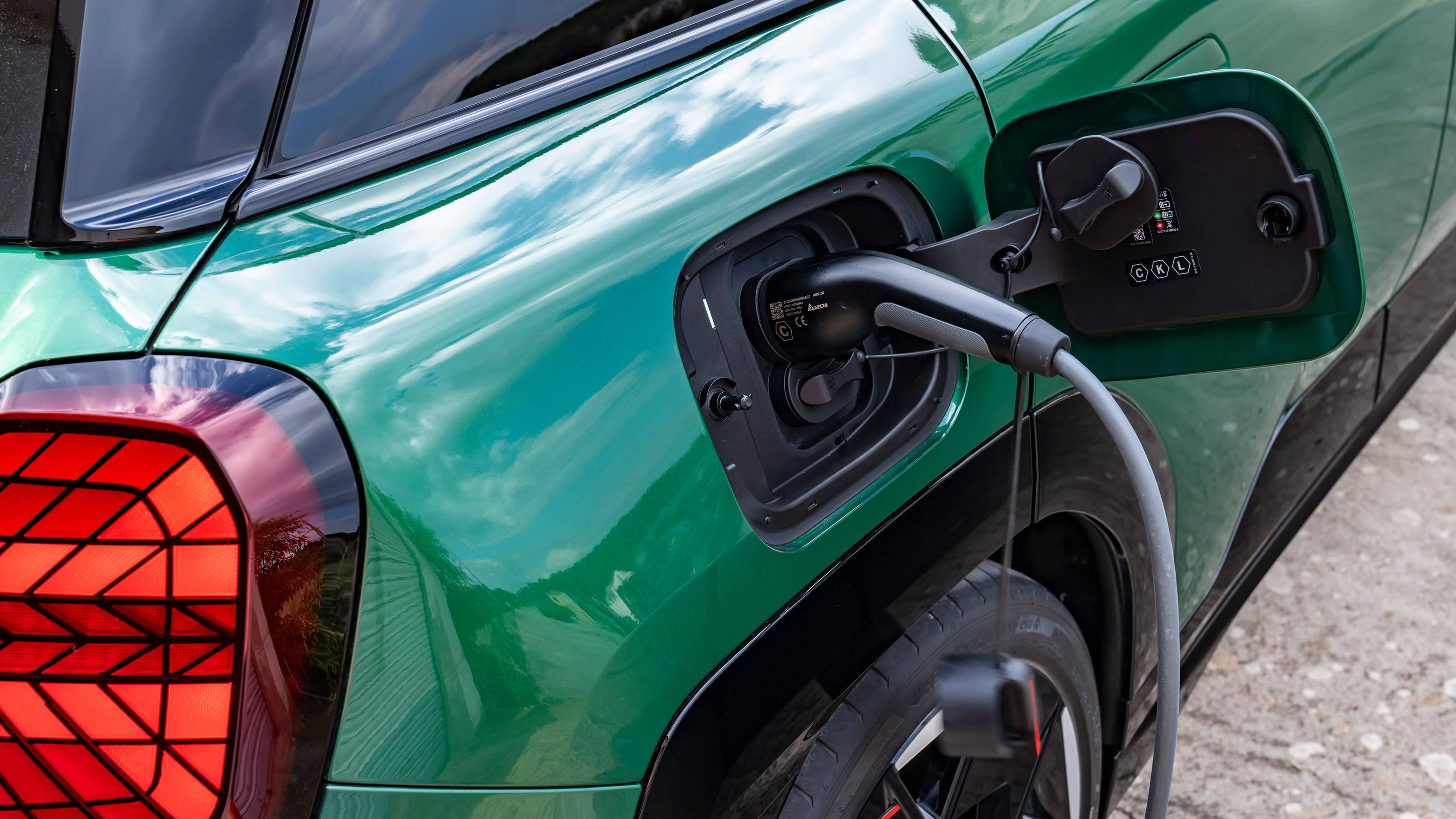 MINI John Cooper Works Aceman - charging