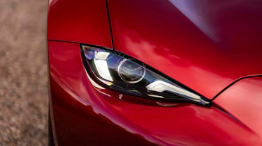 Mazda MX-5 - head light detail