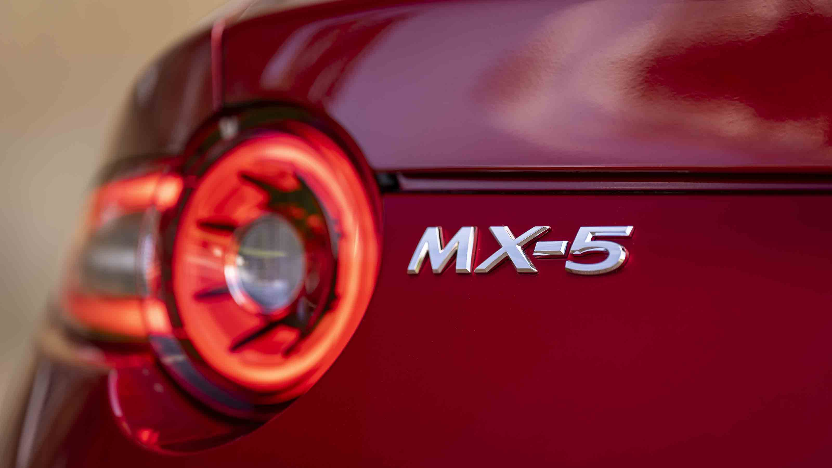 Mazda MX-5 - 'MX-5' badge detail