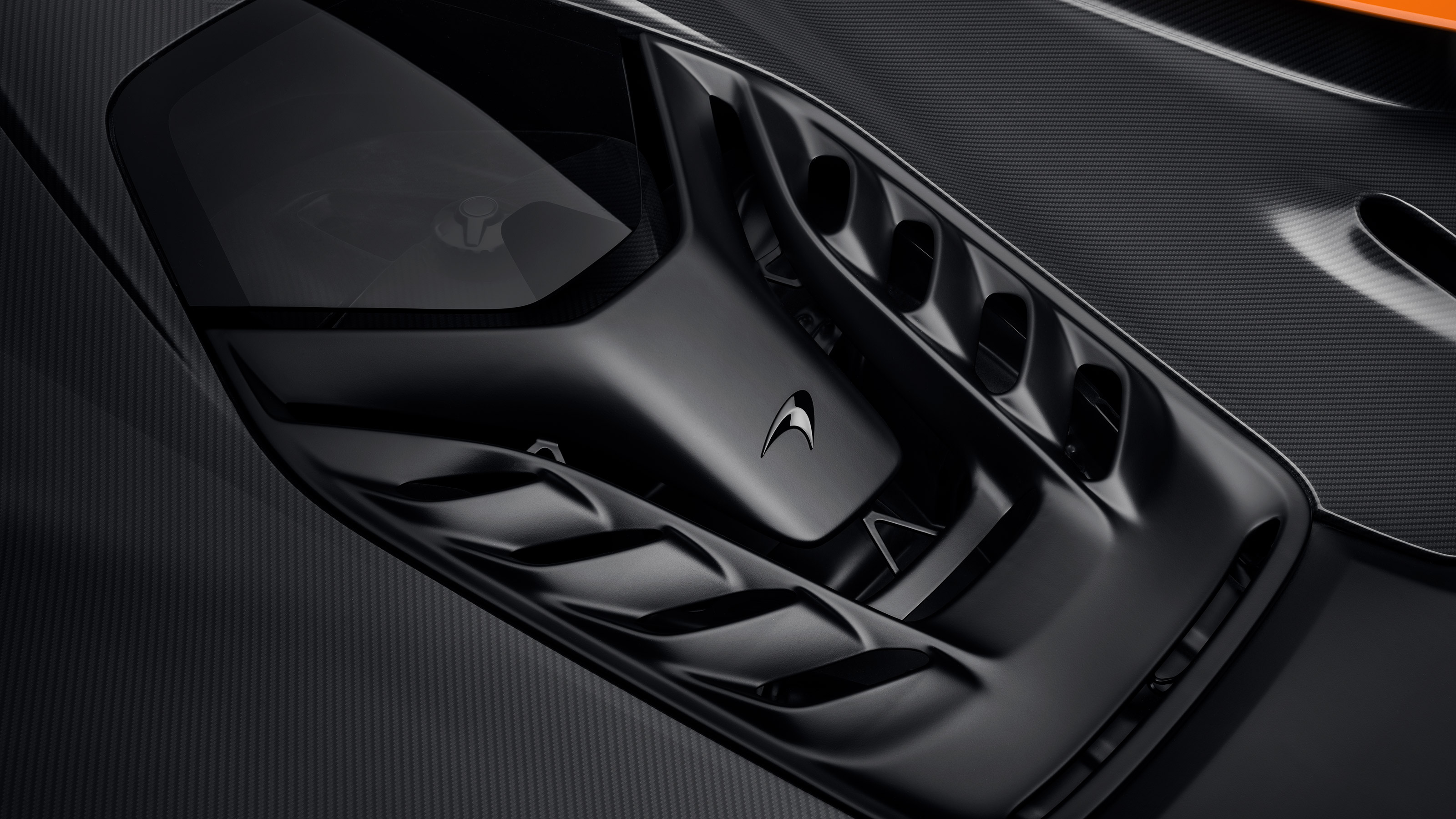 McLaren W1 - engine cover