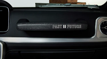 Mercedes G-Class Past II Future - grab handle