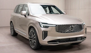 New 2024 Volvo XC90 - front 3/4