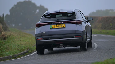 Omoda E5 - rear cornering