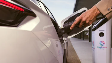 Peugeot E-408 - charging