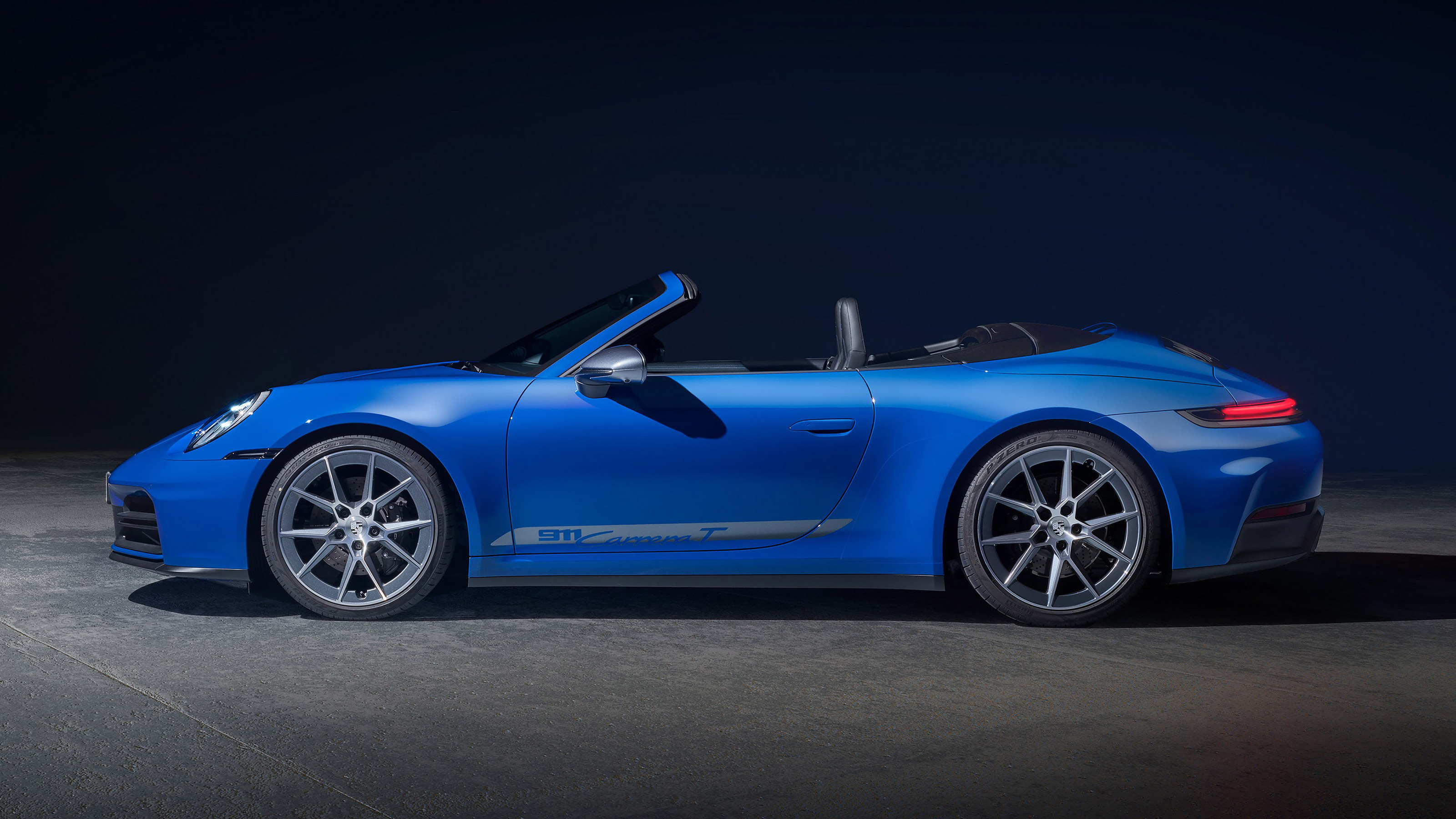 Porsche 911 Carrera T Cabriolet - side roof down