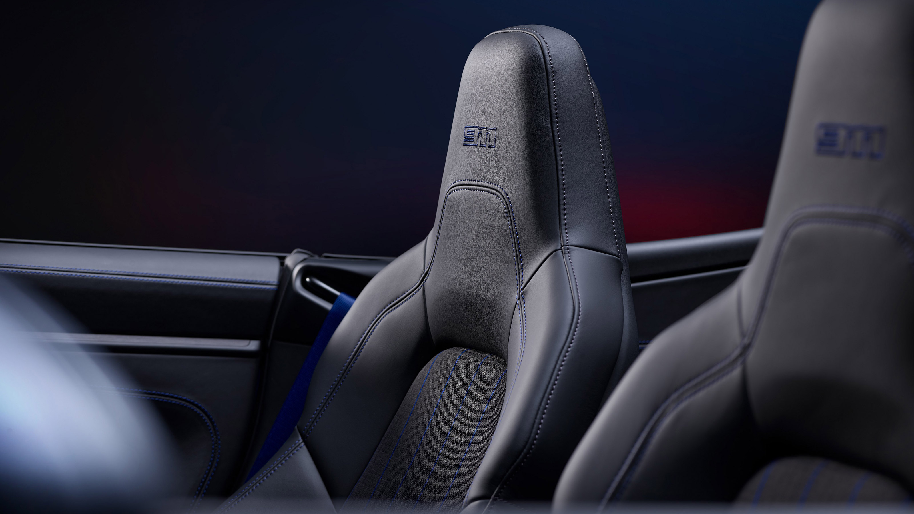 Porsche 911 Carrera T Cabriolet - headrest