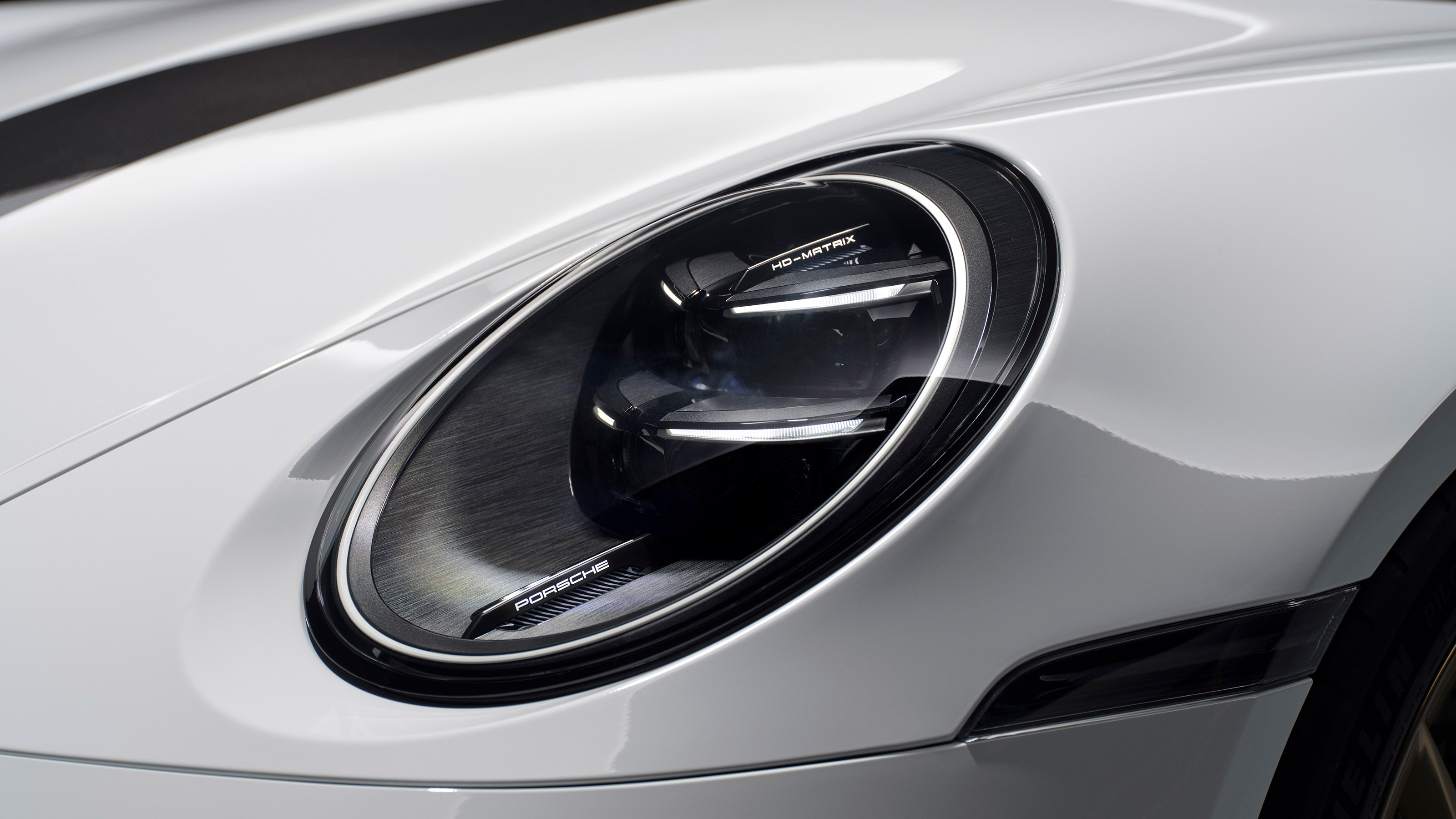 Porsche 911 GT3 - front light