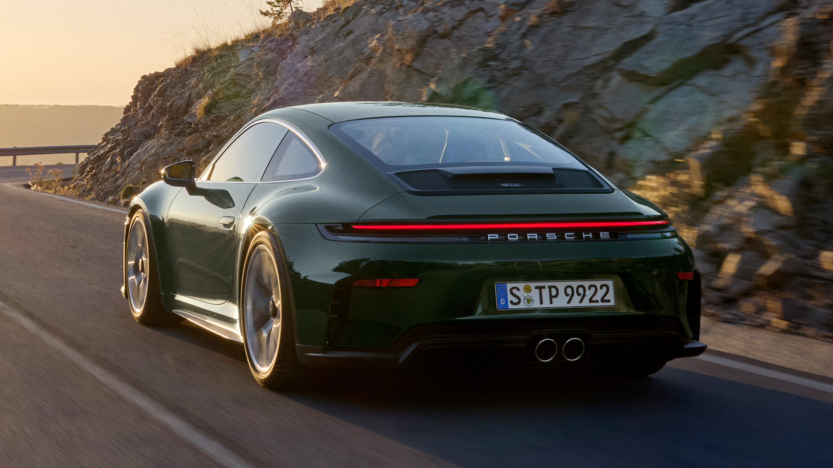 Porsche 911 GT3 Touring - rear
