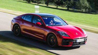 Porsche Panamera GTS - front action