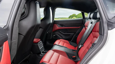 Porsche Taycan Turbo S - rear seats