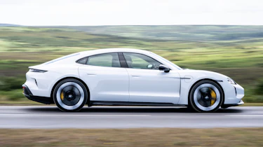 Porsche Taycan Turbo S - side action