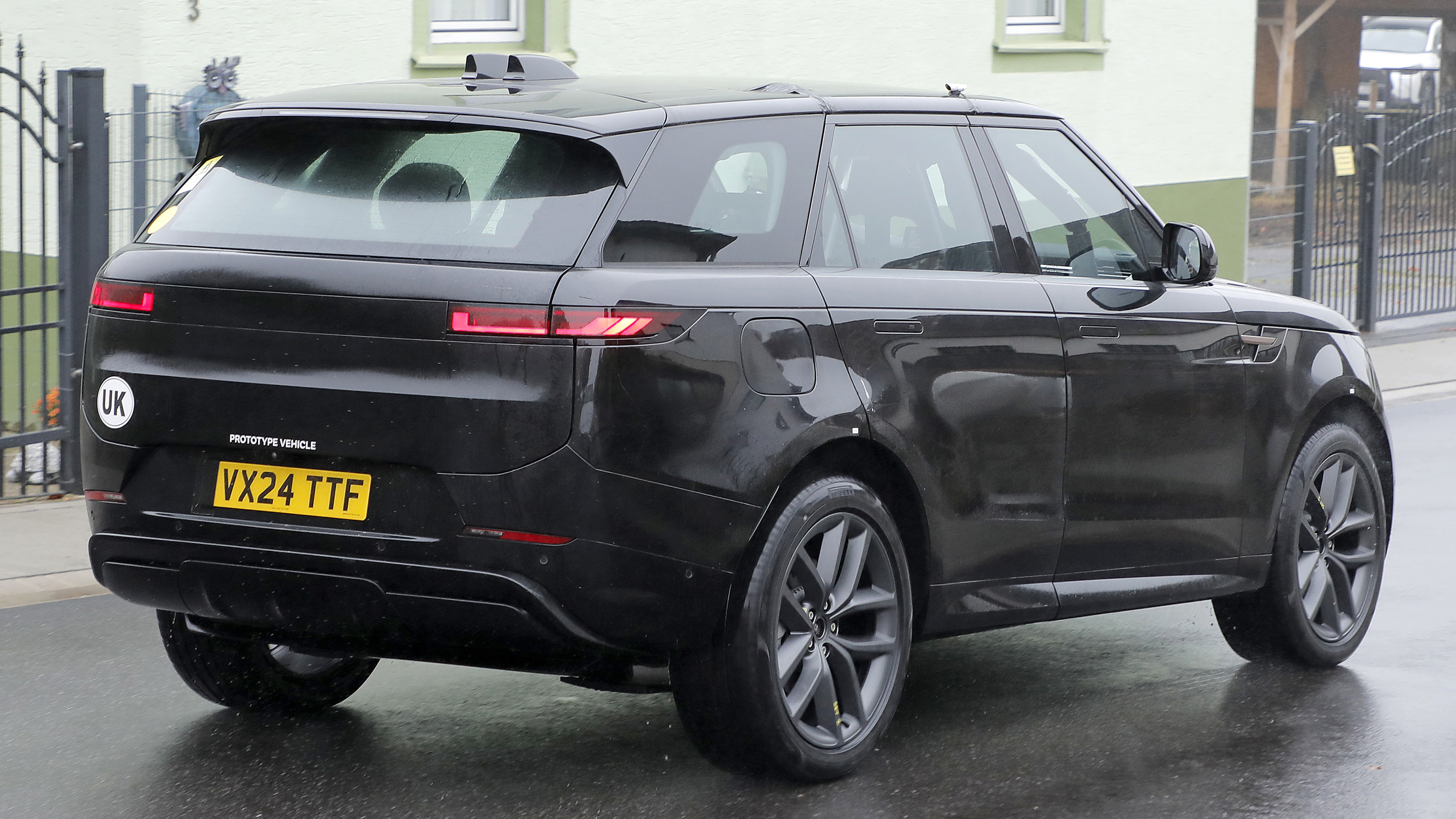 Range Rover Sport Electric spy shot - rear 3/4
