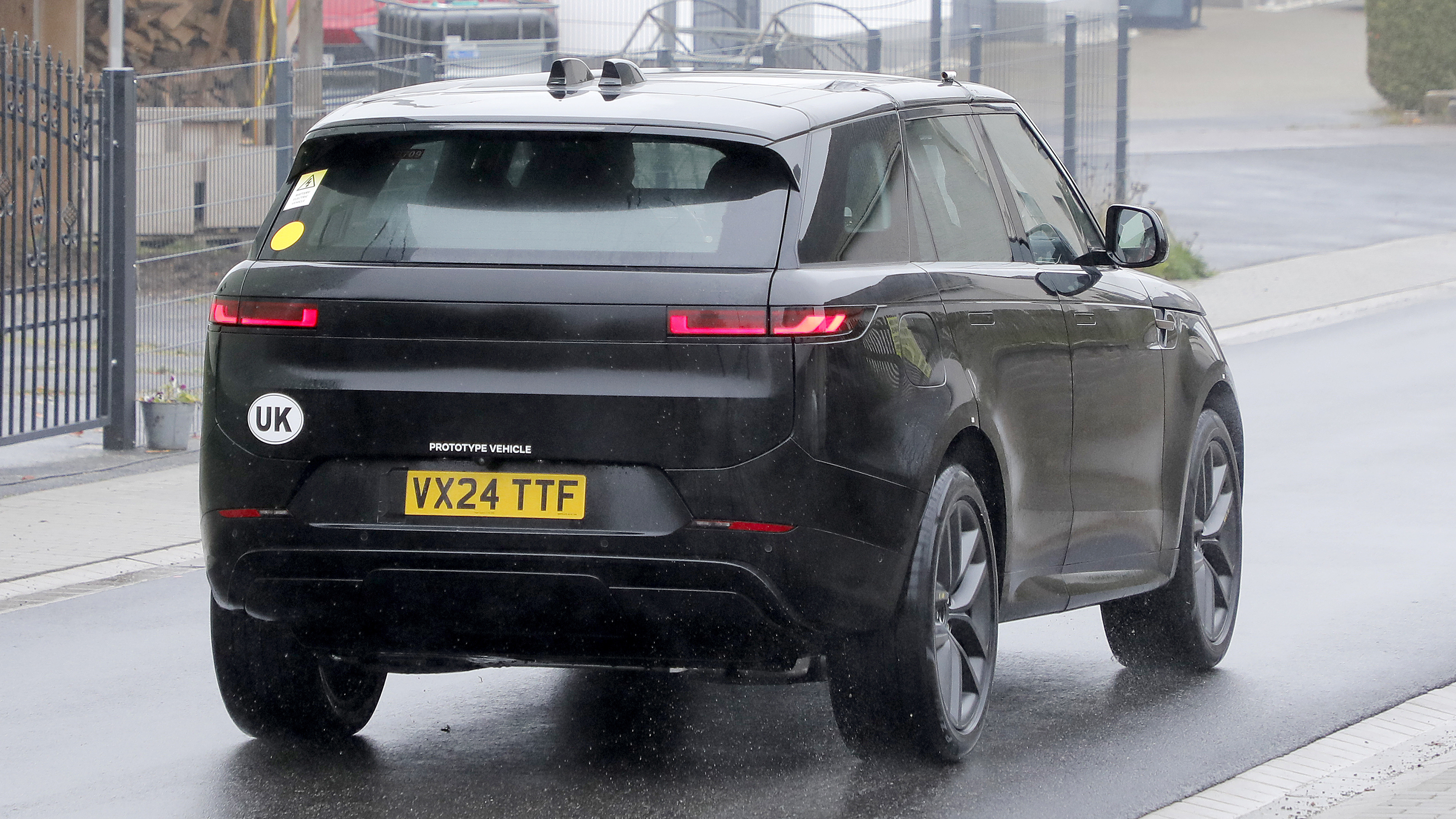Range Rover Sport Electric spy shot - rear end