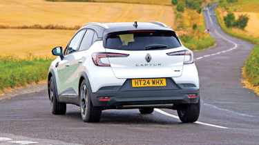 Renault Captur - rear cornering