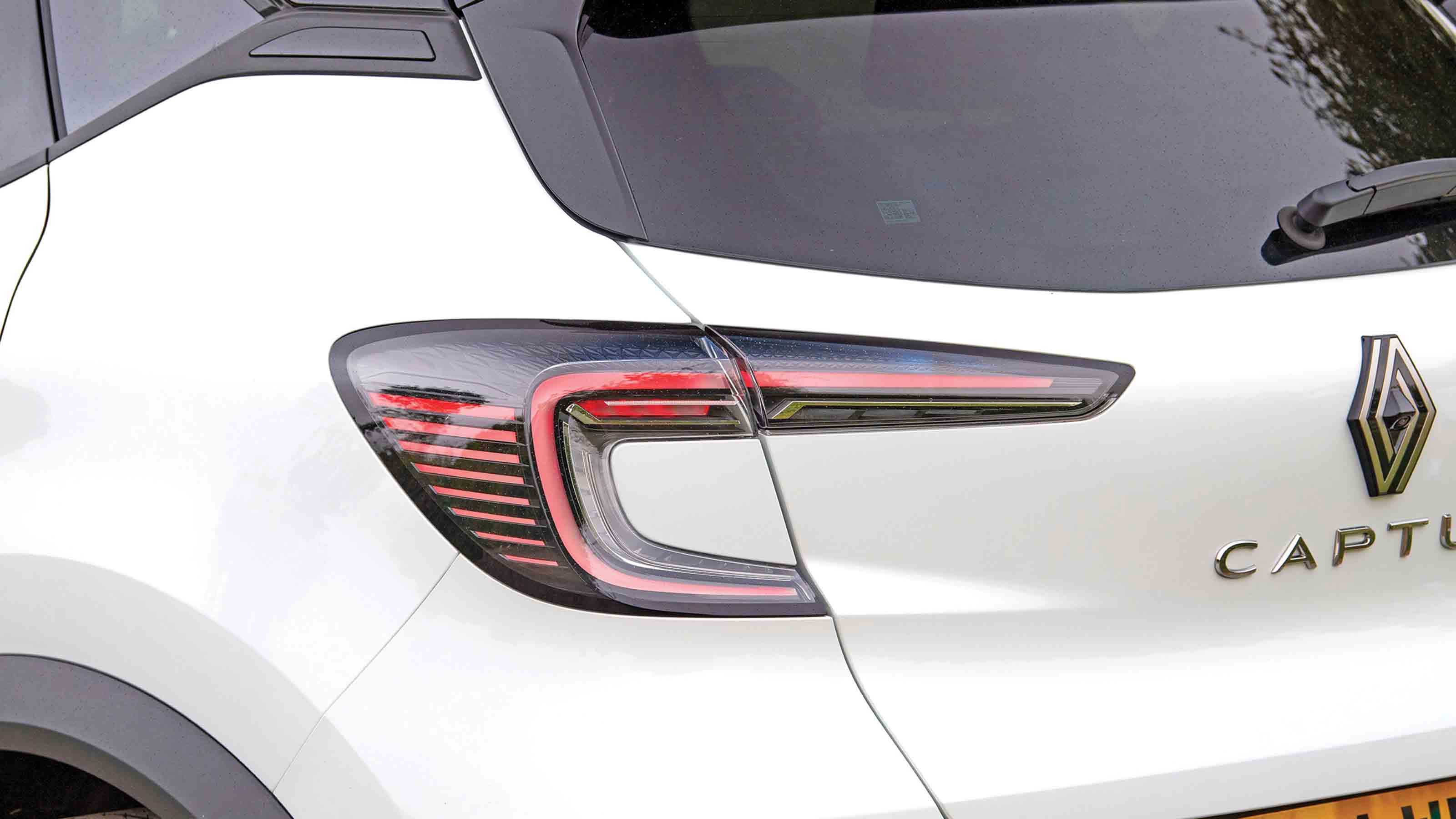 Renault Captur - rear light detail