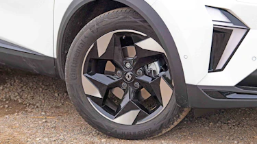 Renault Captur - alloy wheel detail