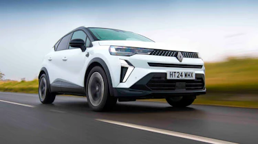 Renault Captur - front tracking shot