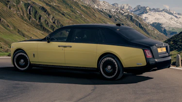 Rolls-Royce Phantom Goldfinger - rear 3/4