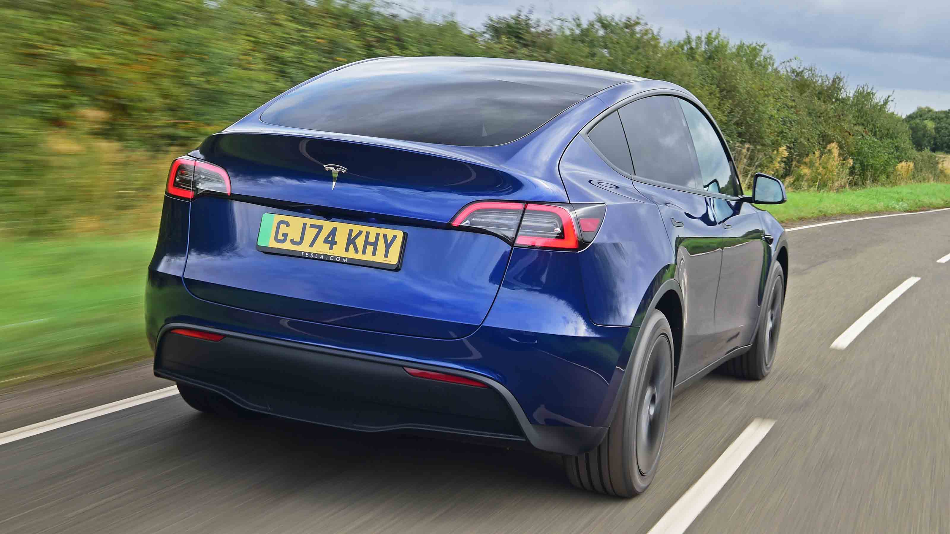 Tesla Model Y - rear tracking