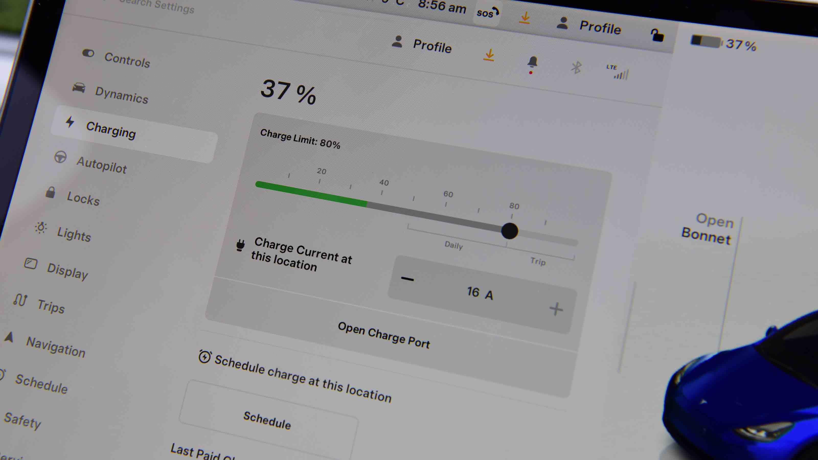 Tesla Model Y - battery percentage charge selection screen