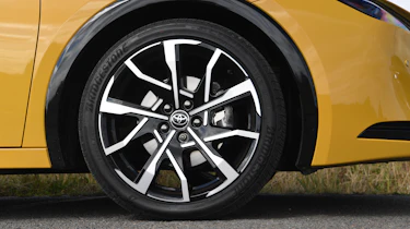 Toyota Prius PHEV - alloys