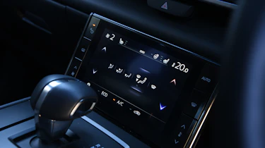 Mazda MX-30 R-EV - centre console