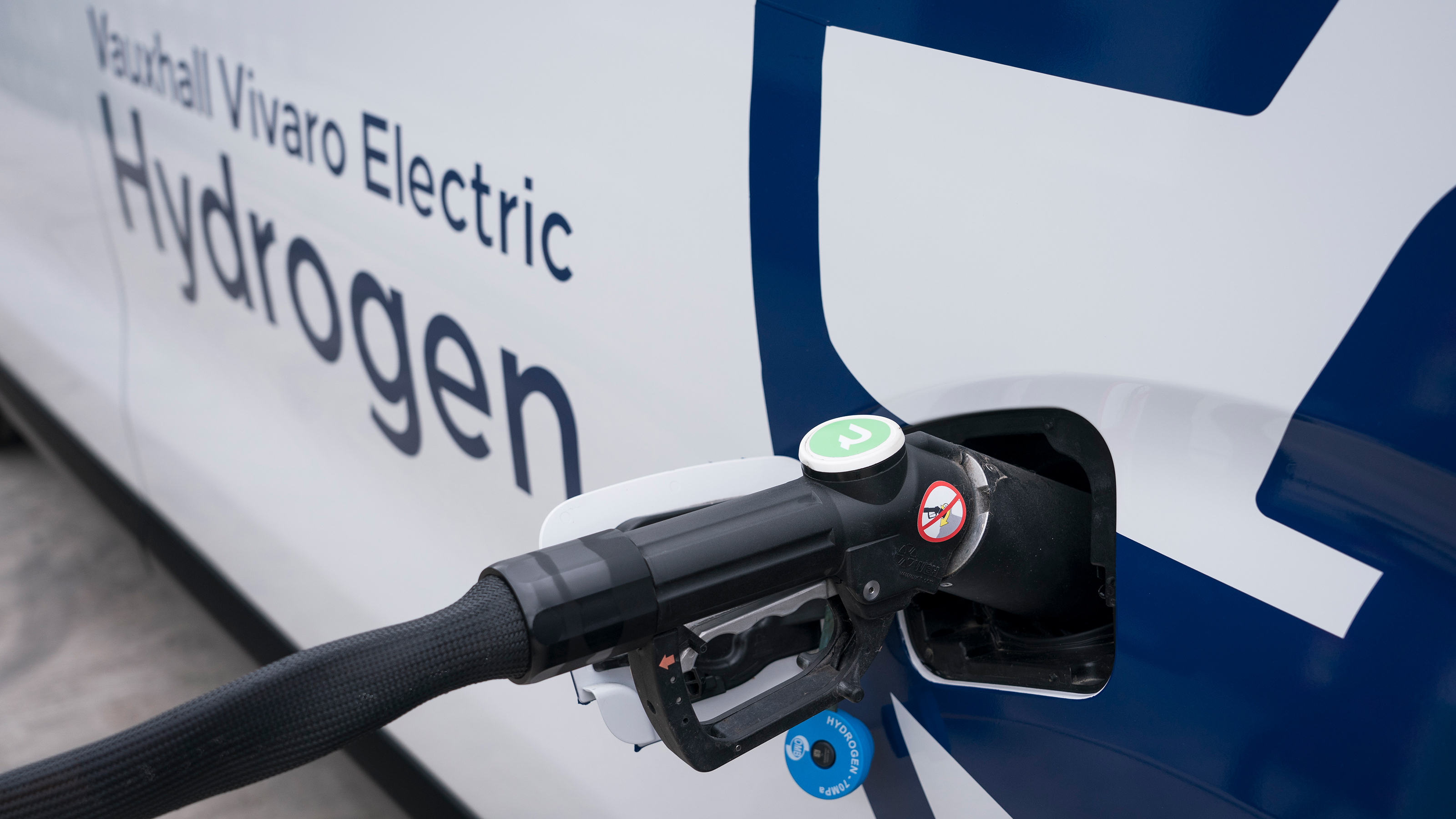 Vauxhall Vivaro Hydrogen - fueling