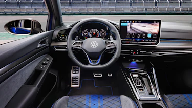 Volkswagen Golf R - dash