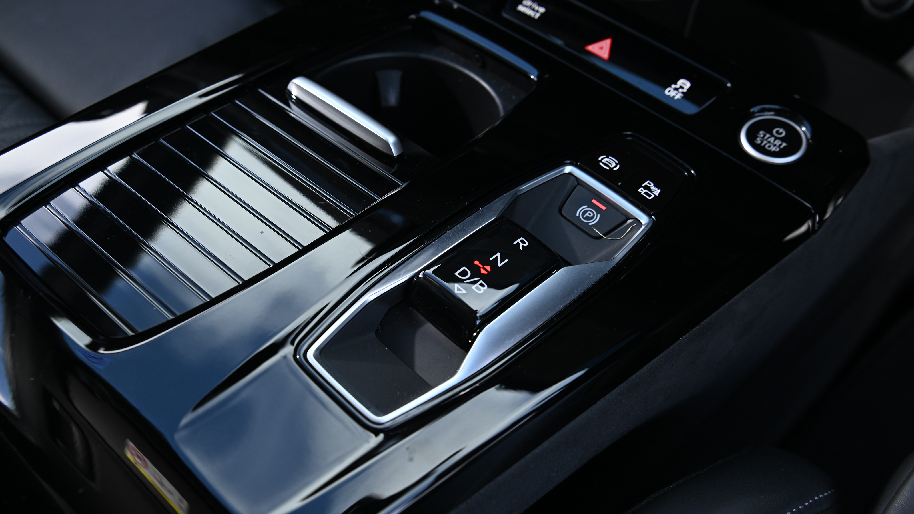 Audi Q6 e-tron - centre console 