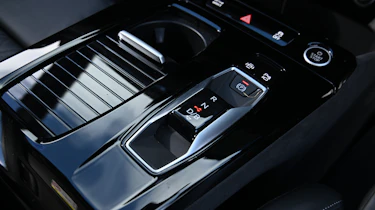 Audi Q6 e-tron - centre console